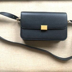 The Curated The Classic Shoulder Bag (Box bag)